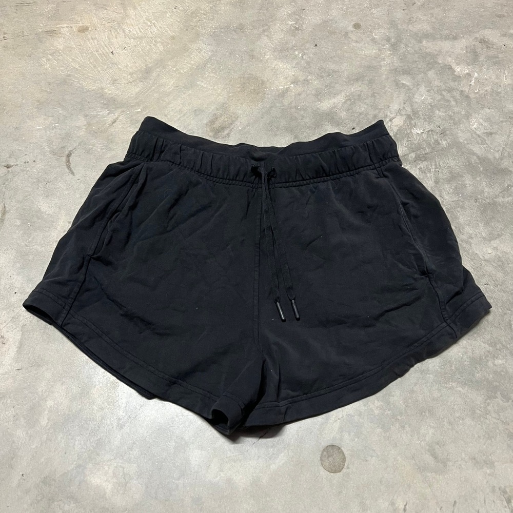 Lululemon Inner Glow Soft Streme Short 3 Inch Black Size 6 LW7AYCS